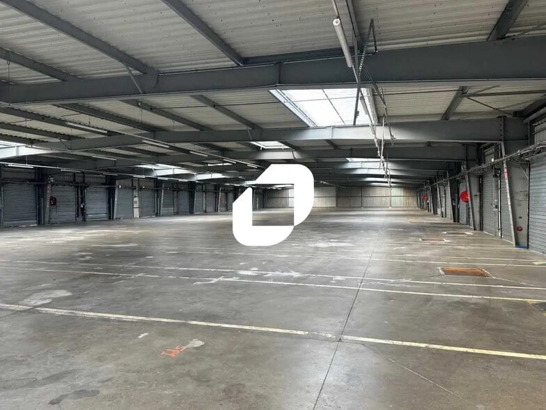 2 Rue Georges Claude, Ennery to rent - Building Photo - Image 2 of 4