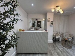 2-7 Buttercross Ct, Tickhill to rent Interior Photo- Image 2 of 5