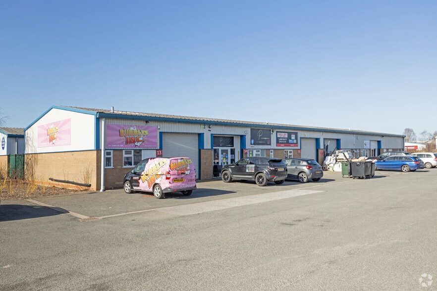 Auster Rd, York to rent - Building Photo - Image 2 of 4