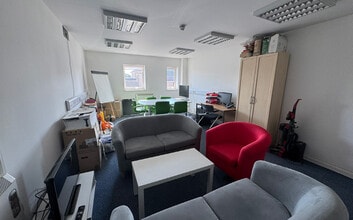32 North St, Bourne to rent Interior Photo- Image 1 of 4