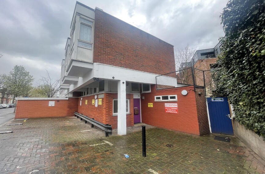 2-4 Cumberland Rd, London for sale - Primary Photo - Image 1 of 1