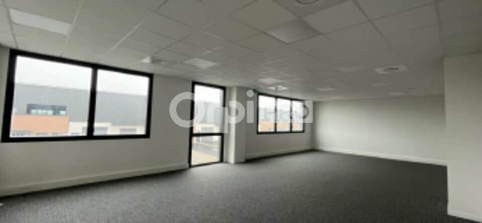 25 Route De Lyon, Saint-Priest to rent - Interior Photo - Image 3 of 5
