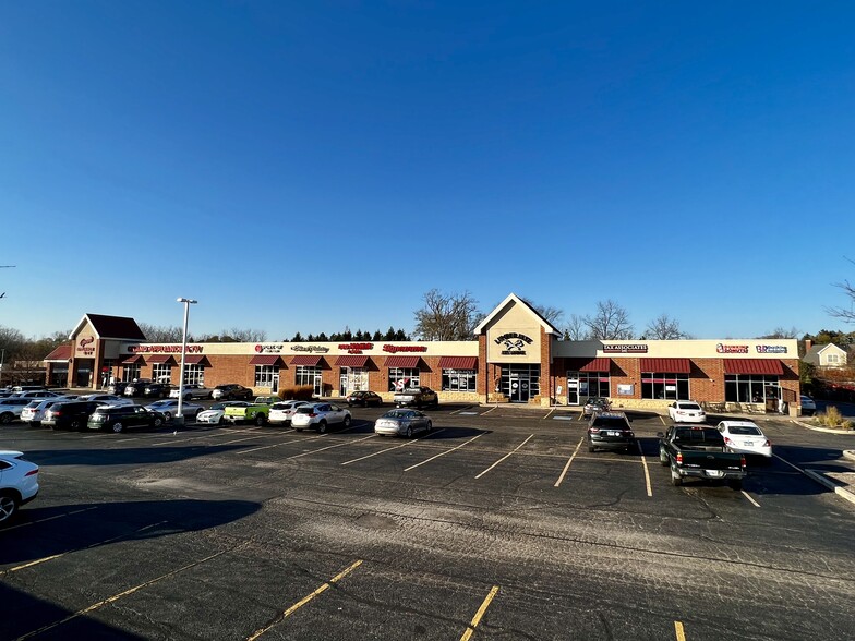 210-240 Peterson Rd, Libertyville, IL for rent - Building Photo - Image 1 of 5