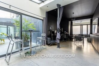 Retail in Paris to rent Interior Photo- Image 2 of 9