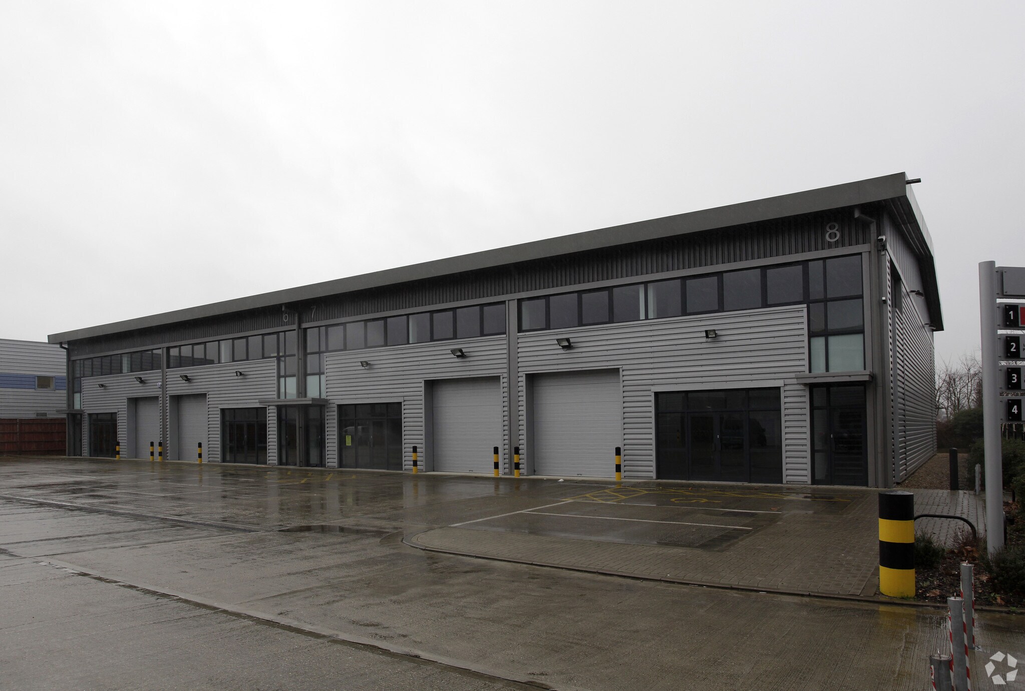 Commerce Way, Croydon to rent Building Photo- Image 1 of 6