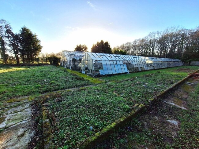 More details for Knowle Ln, Cranleigh - Land for Sale