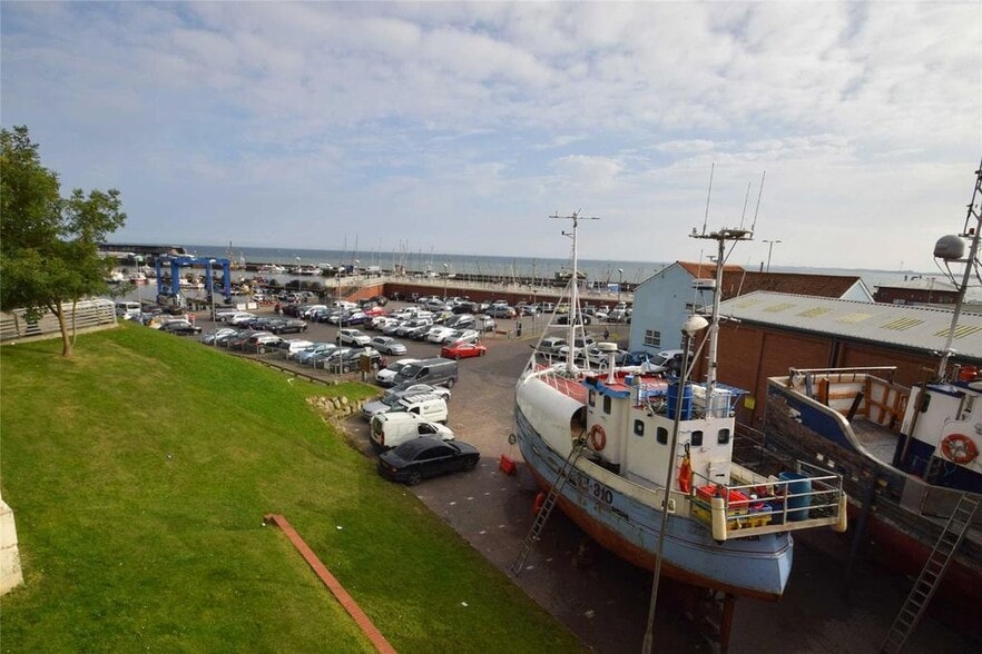 9-11 Bridge St, Bridlington for sale - Building Photo - Image 2 of 20