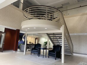 7140 Office Cir, Evansville, IN for rent Interior Photo- Image 1 of 6