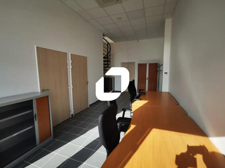 Office in Collégien to rent - Interior Photo - Image 3 of 5