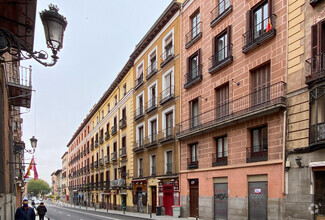 Residential in Madrid, MAD for sale Primary Photo- Image 1 of 3