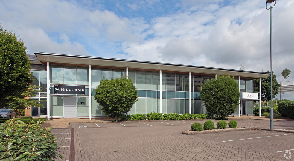 105-110 Wharfedale Rd, Wokingham for rent - Building Photo - Image 1 of 4