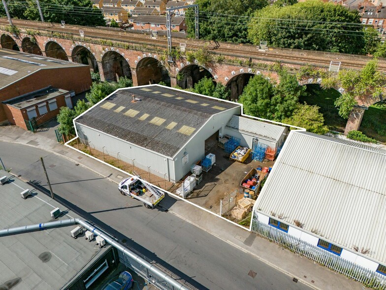 1 Tadman St, Wakefield to rent - Building Photo - Image 2 of 12