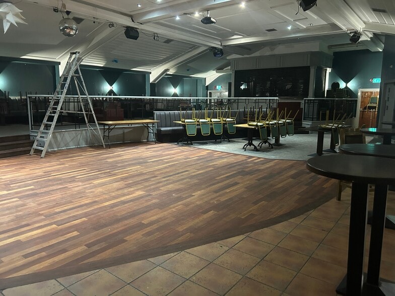 18-22 Ardoyne Av, Belfast for sale - Building Photo - Image 3 of 8