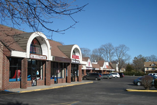 More details for 579-601 Montauk Hwy, Oakdale, NY - Retail for Rent