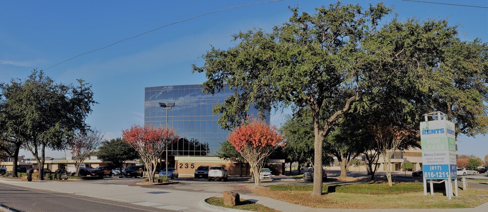 235 NE Loop 820, Hurst, TX for rent - Building Photo - Image 3 of 14