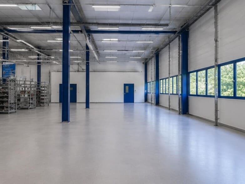Light Industrial in Frontonas for sale - Building Photo - Image 2 of 8