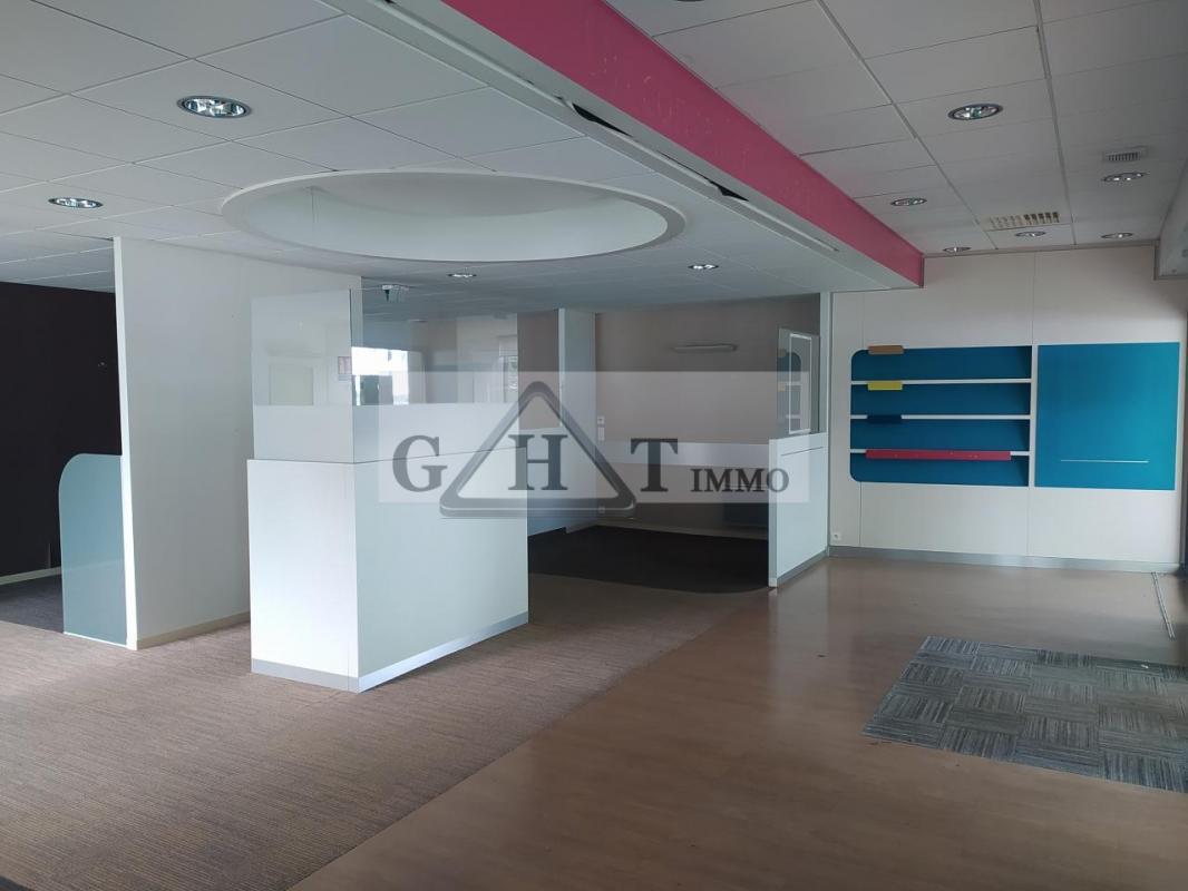 Retail in Torcy for sale Interior Photo- Image 1 of 8