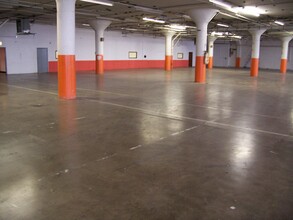 Sungate Industrial Park, Chicago, IL for rent Interior Photo- Image 1 of 2