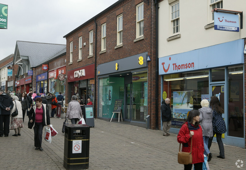 19-29 Castle Walk, Newcastle Under Lyme for rent - Building Photo - Image 2 of 8