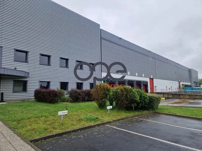 Industrial in Mitry-Mory to rent - Building Photo - Image 2 of 13
