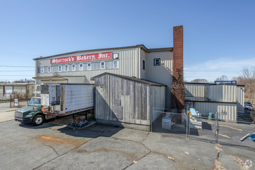 135 Potter St, New Bedford, MA for rent - Building Photo - Image 3 of 6