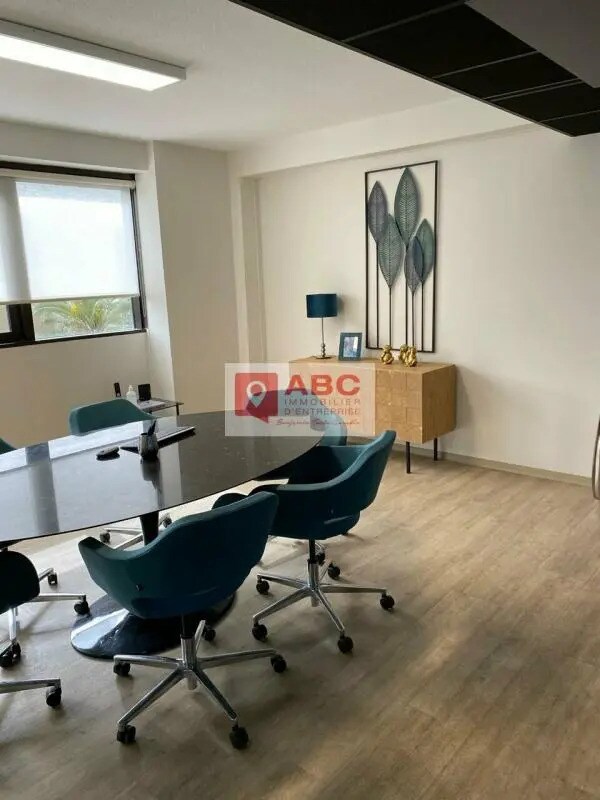 Vente Bureaux 590 m² - Photo 1
