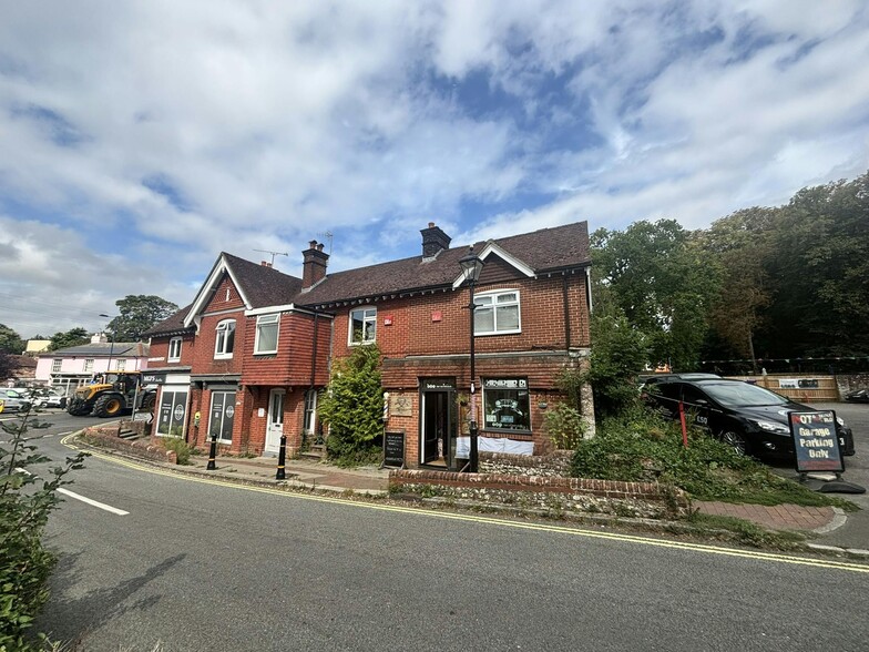 2 London Rd, Horndean for sale - Building Photo - Image 2 of 28