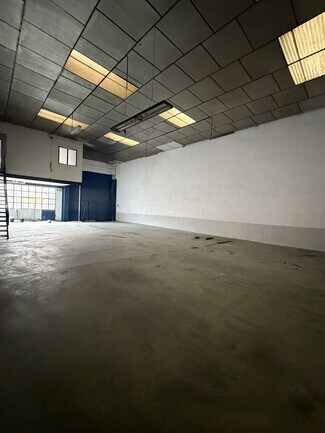 More details for Calle de Luis Vives, 12, Fuenlabrada - Industrial to Rent