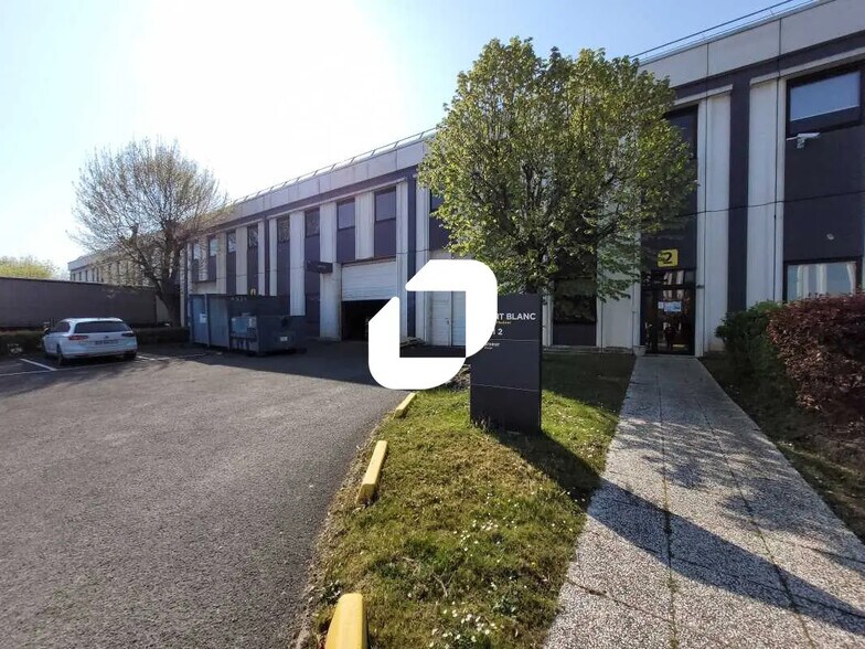 Office in Lisses to rent - Building Photo - Image 1 of 8