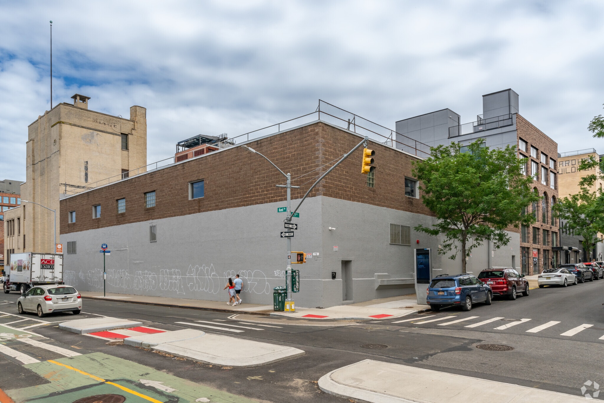 73 Kent Ave, Brooklyn, NY for sale Primary Photo- Image 1 of 1