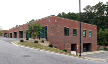 2172 N Salem St, Apex, NC for rent Building Photo- Image 1 of 4