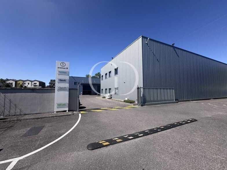 1 Avenue B Cité Berliet, Saint-Priest to rent - Building Photo - Image 1 of 7