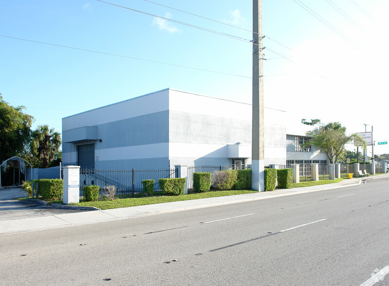 3001 Griffin Rd, Fort Lauderdale, FL for sale - Building Photo - Image 2 of 5