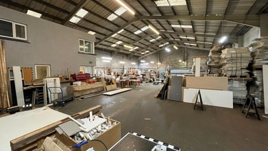 19 Enterprise Crescent, Lisburn to rent Interior Photo- Image 2 of 8