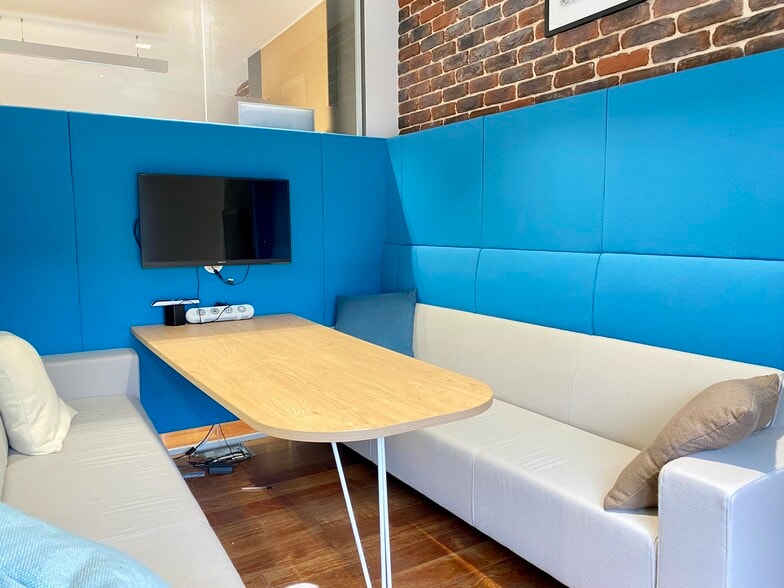 16-16A D'Arblay St, London to rent - Interior Photo - Image 3 of 14