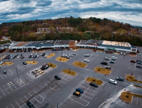 1320-1554 N College Ave, Fayetteville, AR to rent Building Photo- Image 2 of 7