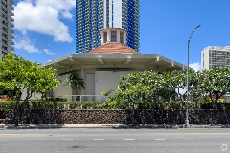 Ala Moana Hotel, Honolulu, HI for sale - Primary Photo - Image 1 of 1