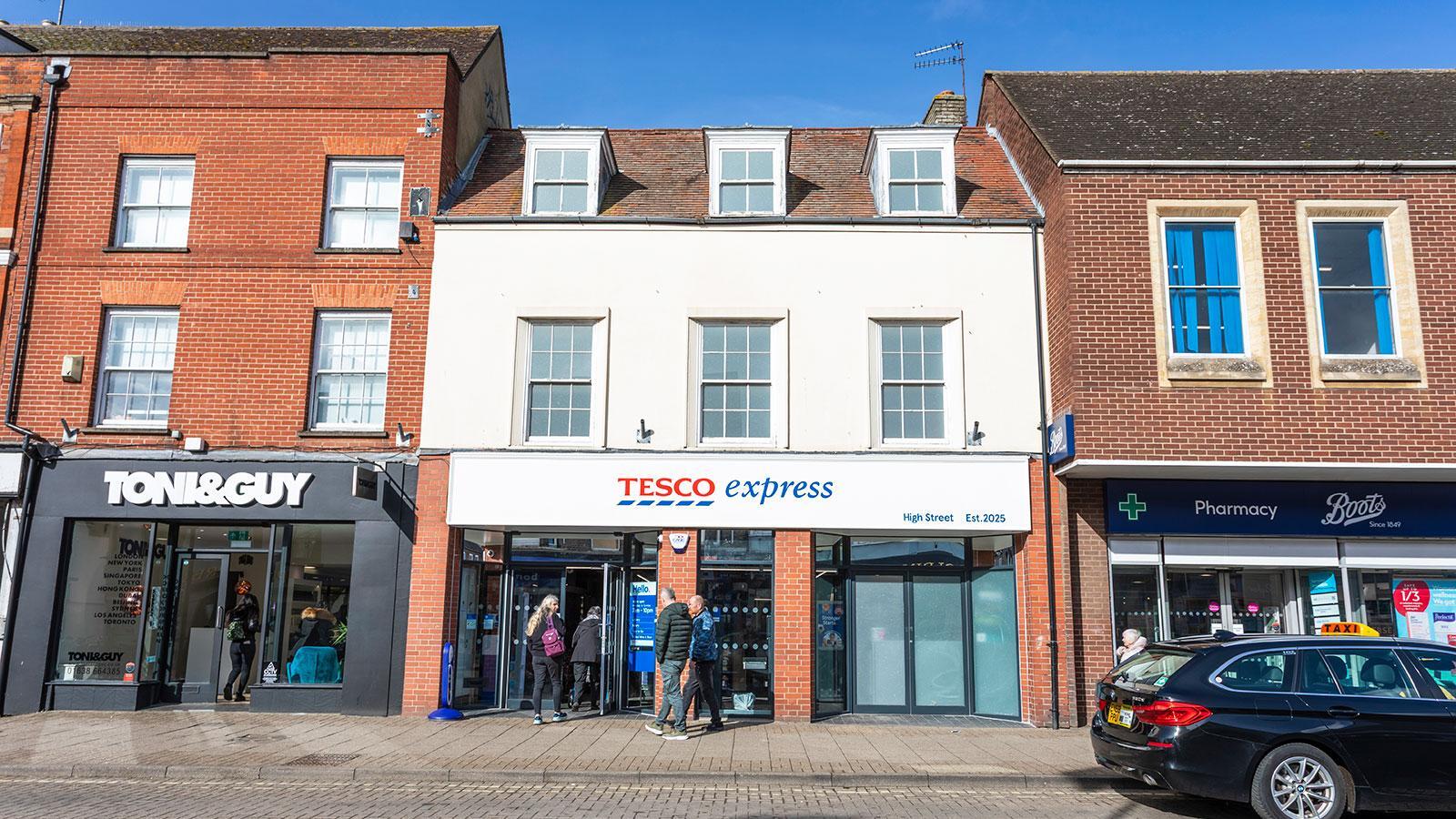 84-86 High St, Newmarket for sale Primary Photo- Image 1 of 1