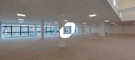 Office in Saint-Denis to rent Interior Photo- Image 2 of 11