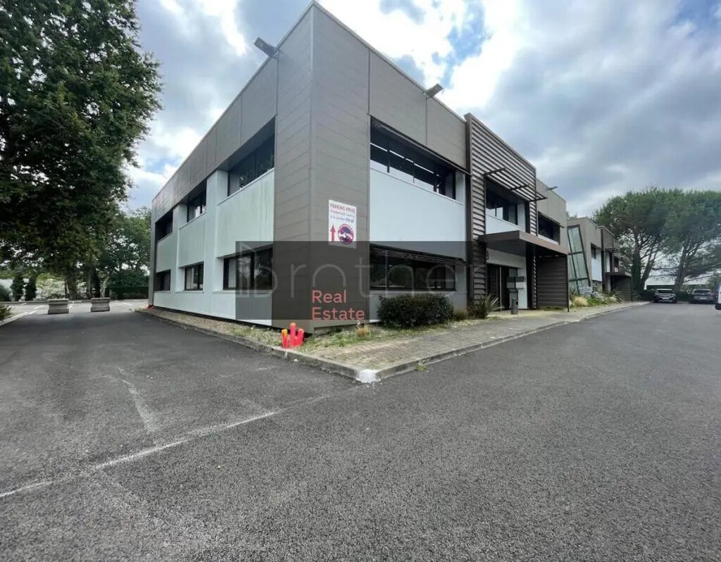 Location Bureaux 120 m² - Photo 1