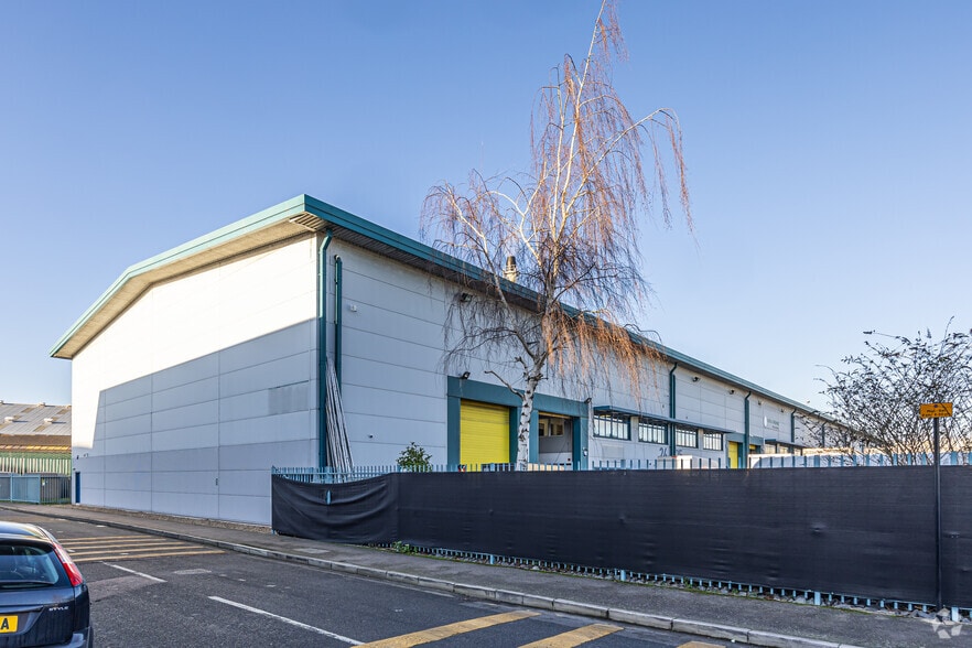 Riverwalk Business Park, Enfield for sale - Primary Photo - Image 1 of 9