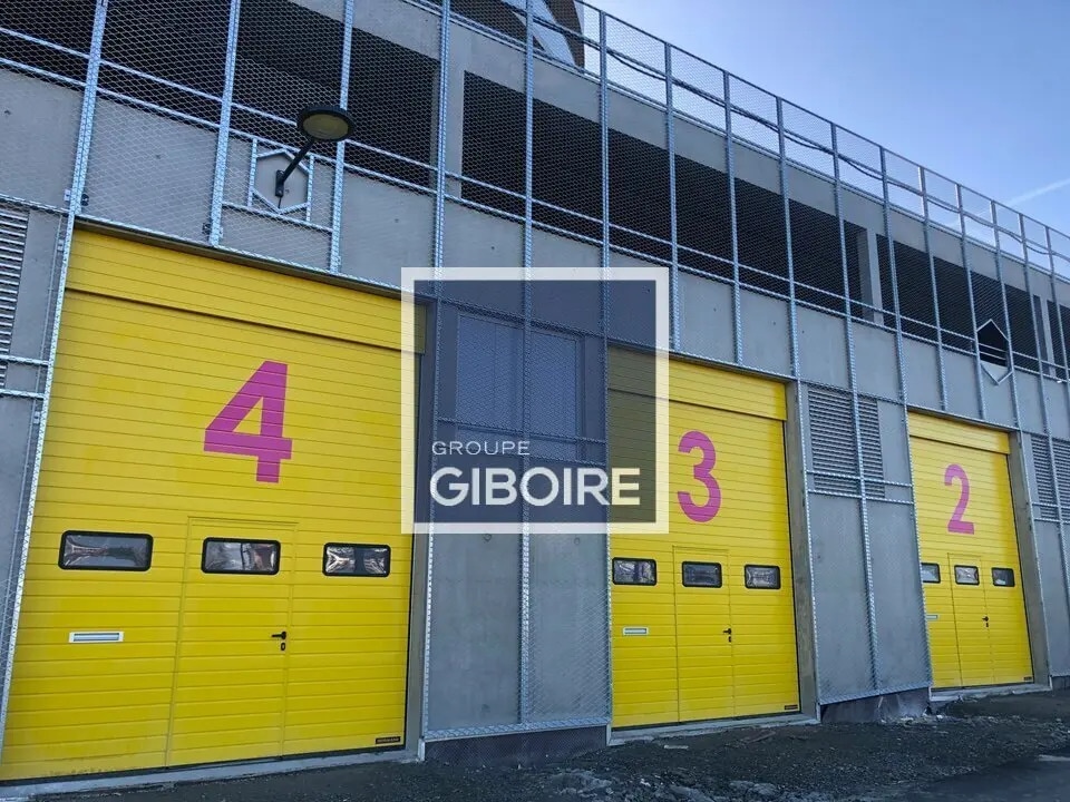 Location Entrepôt 300 m² à 664 m² - Photo 1