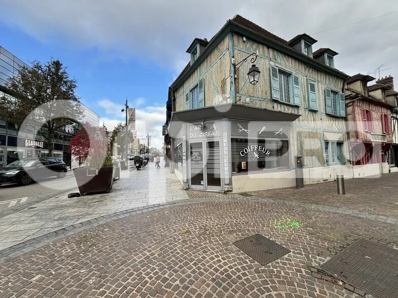Retail in Beauvais for sale - Building Photo - Image 1 of 7