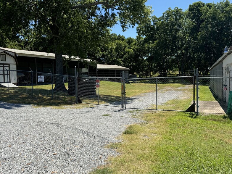 5203 State 82 hwy, Locust Grove, OK for sale - Primary Photo - Image 1 of 3