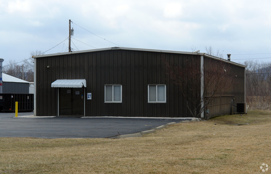 27 Industrial Park Blvd, Elmira, NY for sale - Primary Photo - Image 1 of 1