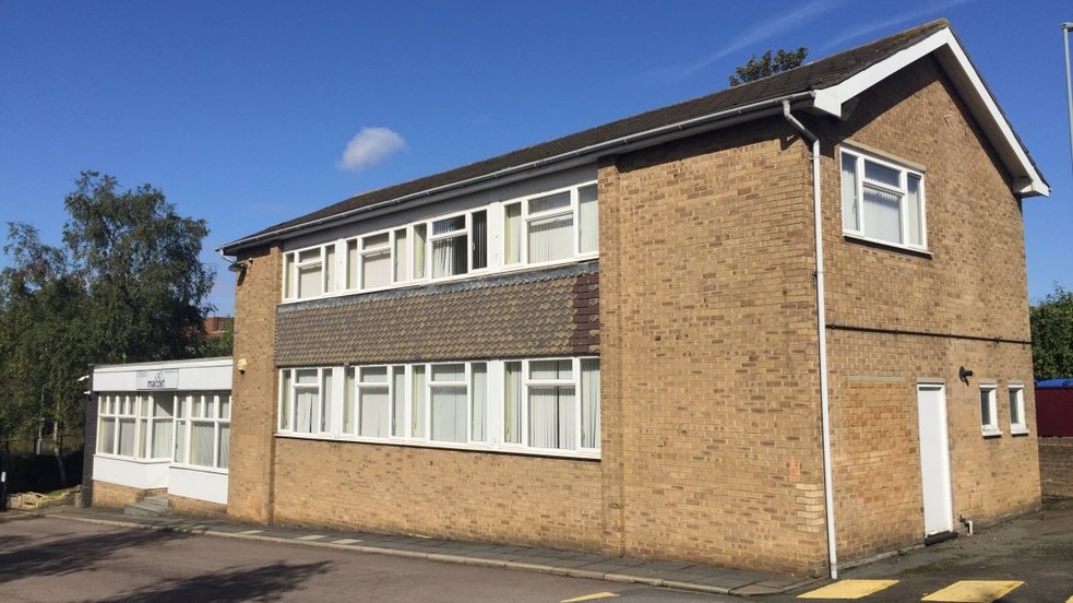 Kingsway, Luton for sale - Building Photo - Image 2 of 5