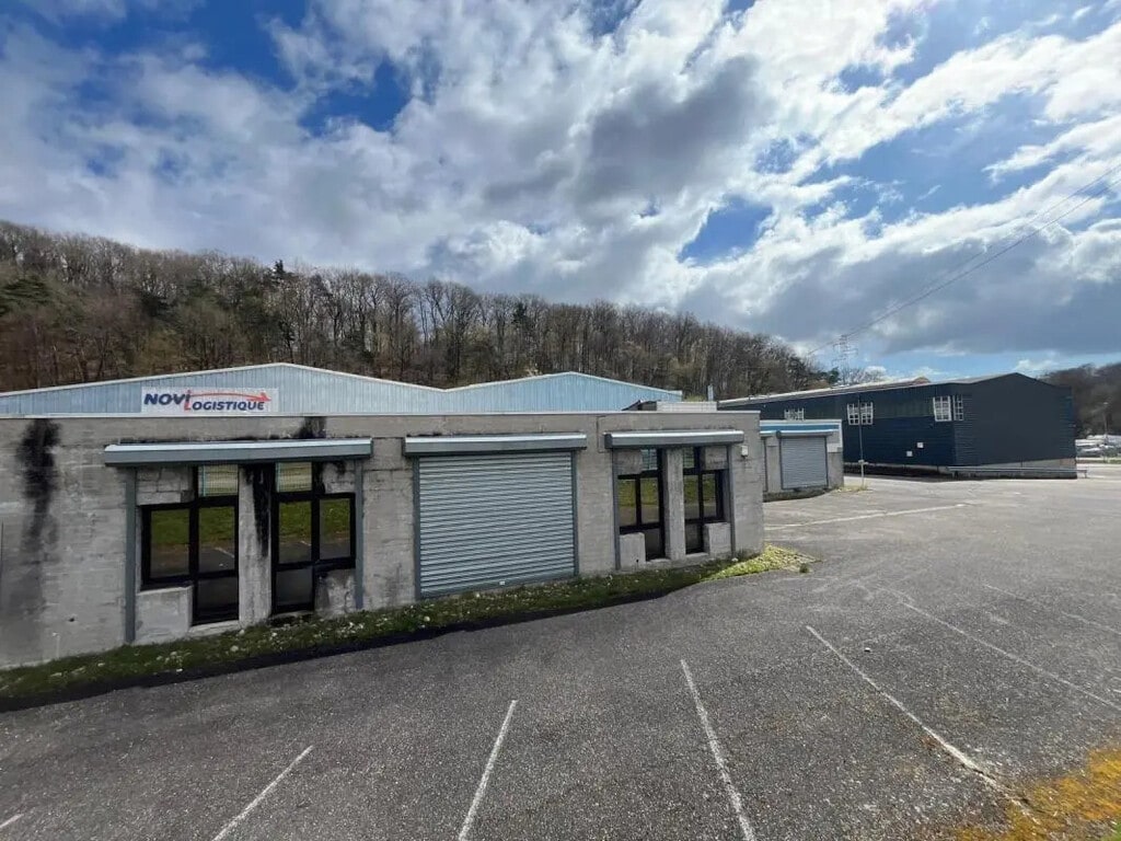 Vente Local d'activités 4 500 m² - Photo 1