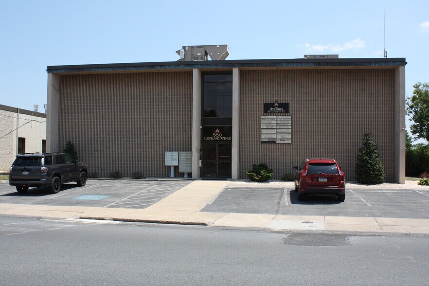 550 Cleveland Ave, Chambersburg, PA for rent - Building Photo - Image 1 of 3