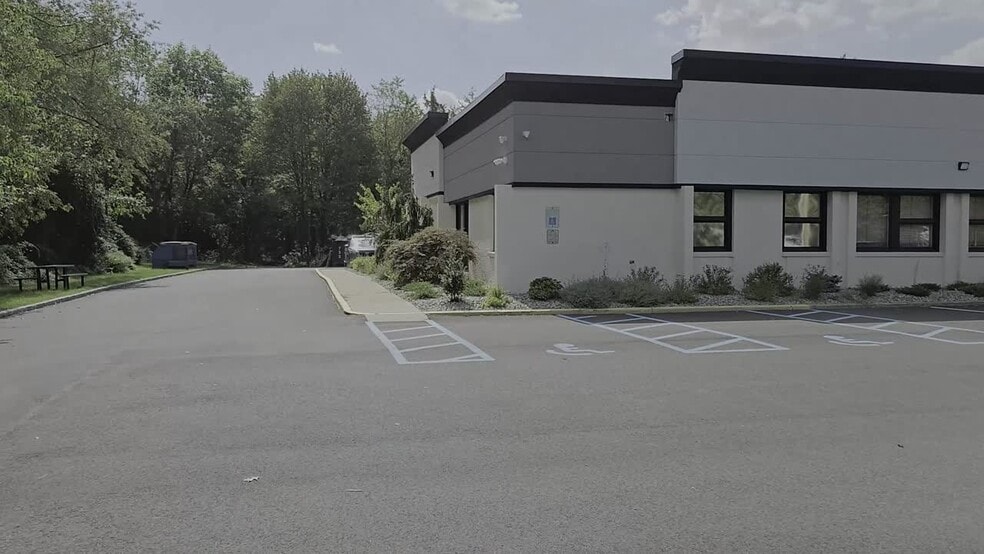 900 W Main St, Freehold, NJ to rent - Commercial Listing Video - Image 2 of 13