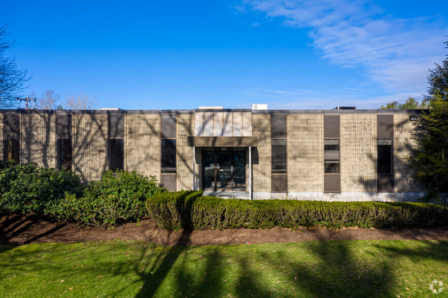 125 Industrial Park Rd, Hingham, MA for rent - Building Photo - Image 3 of 5